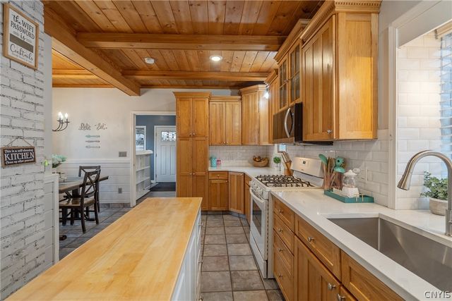 221 Reed Avenue, Syracuse, NY 13207
