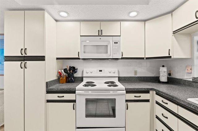 6503 STONE RIVER ROAD 204, Bradenton, FL 34203