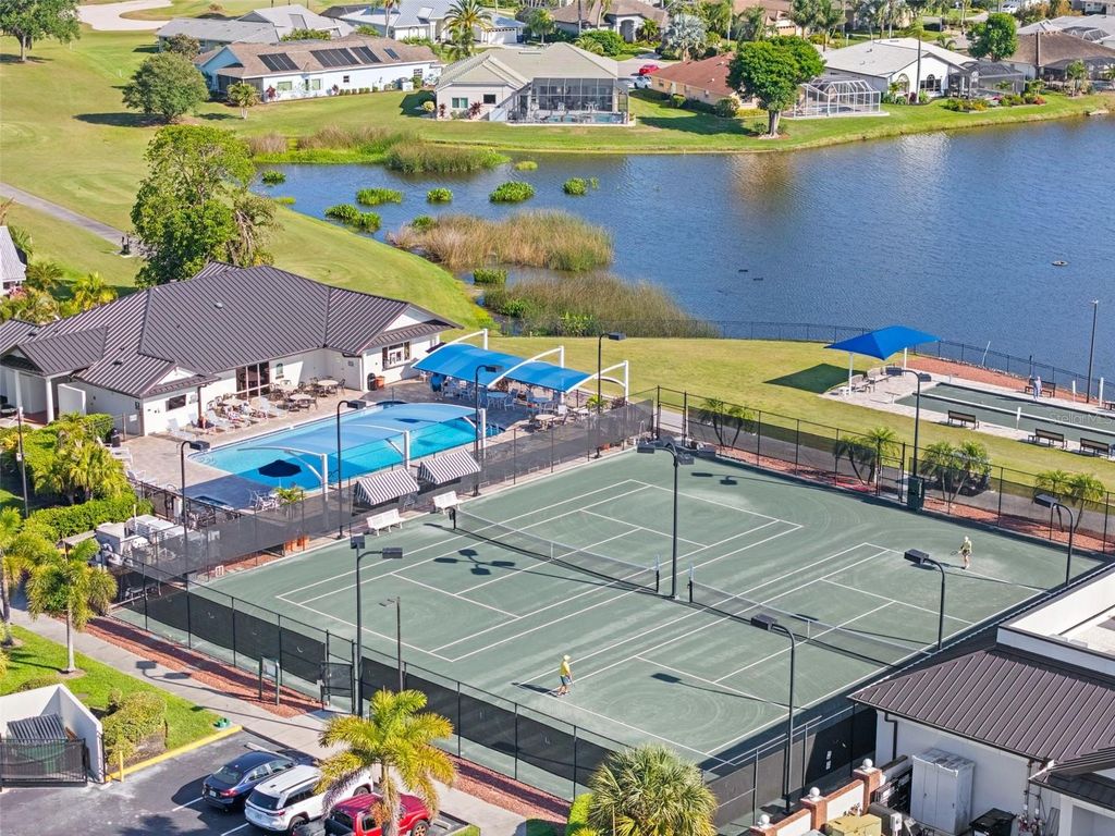 Image 15 of property listing at 6503 STONE RIVER ROAD 204, Bradenton, FL 34203