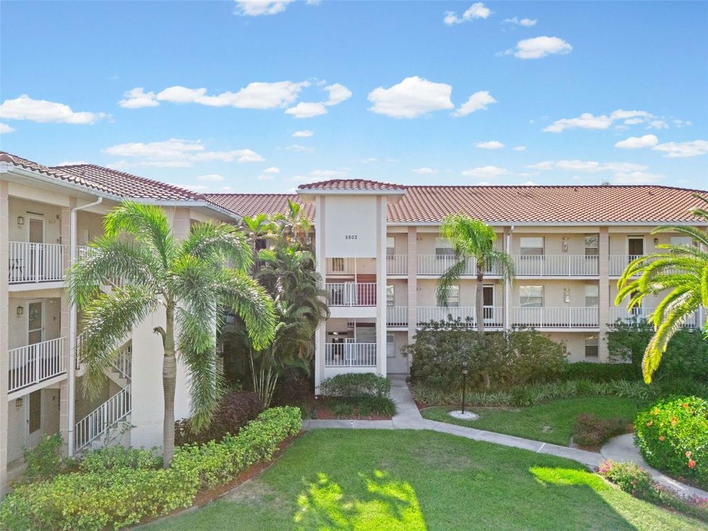 Image 6 of property listing at 6503 STONE RIVER ROAD 204, Bradenton, FL 34203
