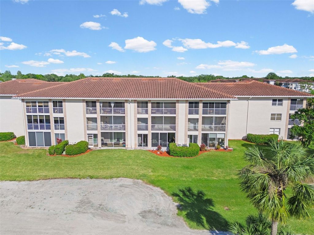 Image 7 of property listing at 6503 STONE RIVER ROAD 204, Bradenton, FL 34203