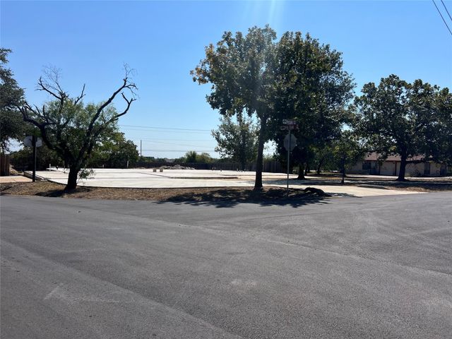 102 Pecan Dr. DR, Mountain City, TX 78610