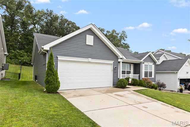 749 Winding Bluffs Drive, Fenton, MO 63026