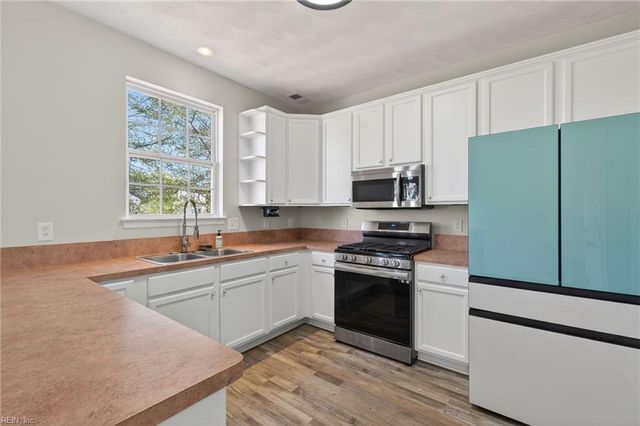 509 Fair Oak DR, Chesapeake, VA 23322