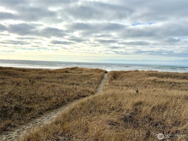 1215 199th Place, Long Beach, WA 98631