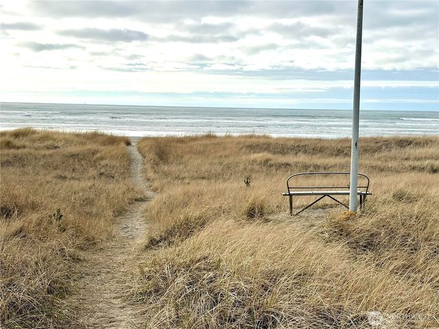 1215 199th Place, Long Beach, WA 98631