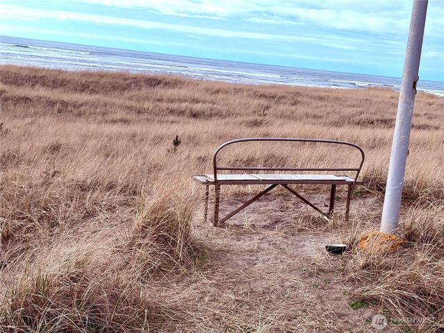 1215 199th Place, Long Beach, WA 98631