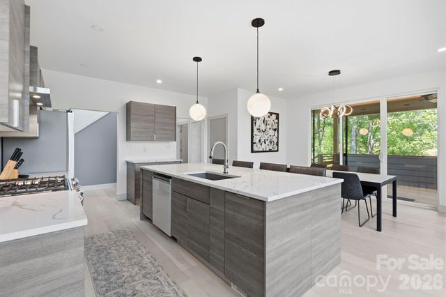 22 Lara Drive, Mills River, NC 28759