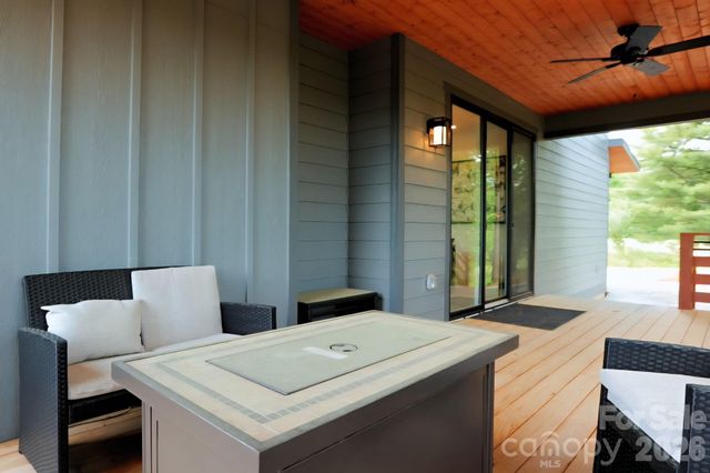 22 Lara Drive, Mills River, NC 28759