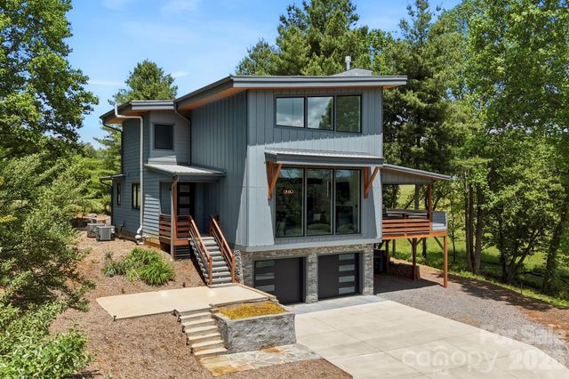 22 Lara Drive, Mills River, NC 28759