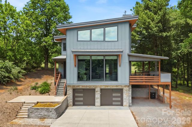22 Lara Drive, Mills River, NC 28759