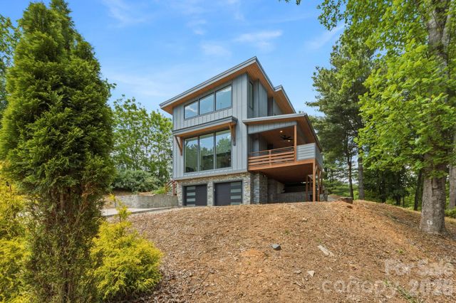 22 Lara Drive, Mills River, NC 28759