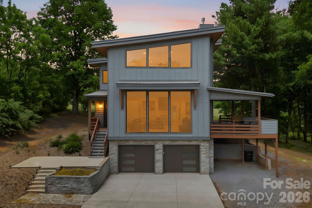 22 Lara Drive, Mills River, NC 28759