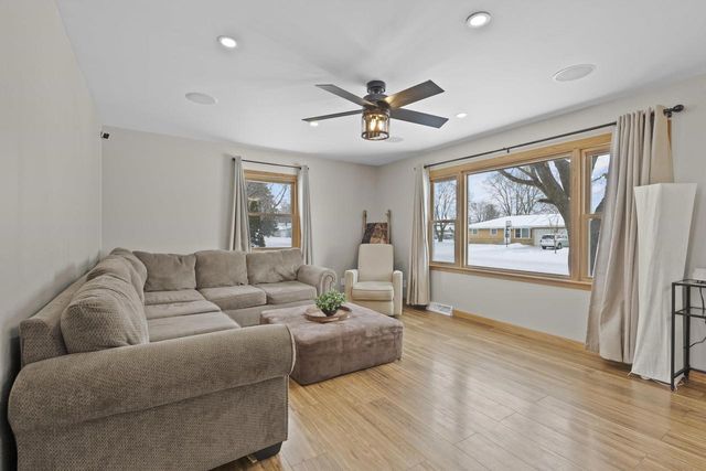 975 CLOVER STREET, Menasha, WI 54952