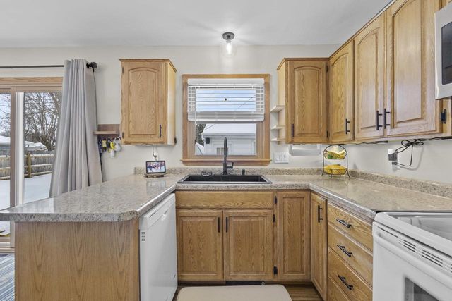 975 CLOVER STREET, Menasha, WI 54952