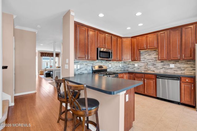 35 Chatsworth Road, Manalapan, NJ 07726