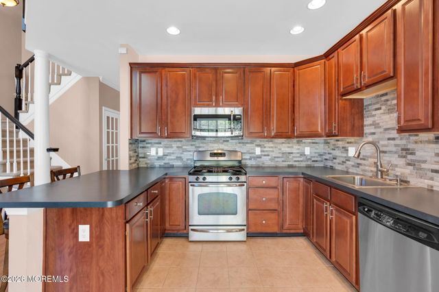 35 Chatsworth Road, Manalapan, NJ 07726