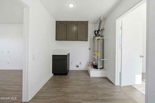 8711 S Loop Boulevard, California City, CA 93505