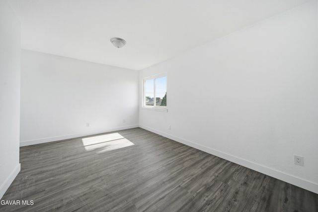 8711 S Loop Boulevard, California City, CA 93505