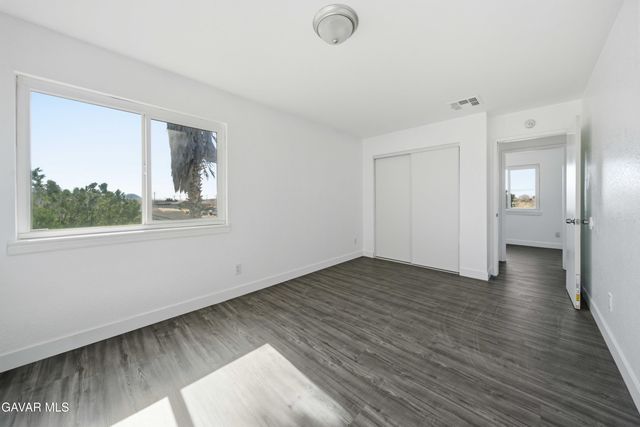 8711 S Loop Boulevard, California City, CA 93505