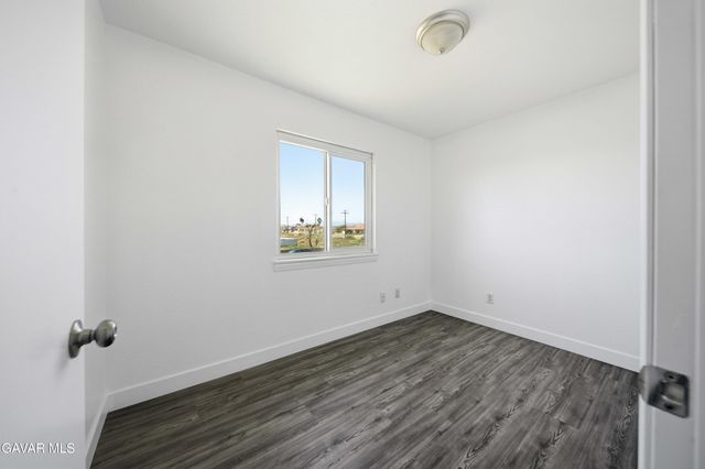 8711 S Loop Boulevard, California City, CA 93505