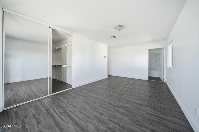 8711 S Loop Boulevard, California City, CA 93505