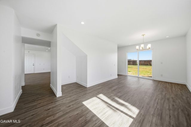 8711 S Loop Boulevard, California City, CA 93505