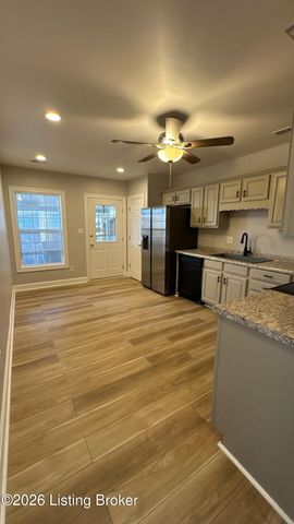 7619 Stovall Pl, Louisville, KY 40228