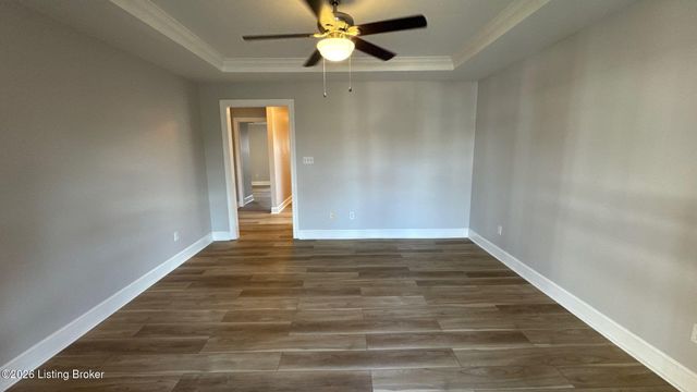 7619 Stovall Pl, Louisville, KY 40228