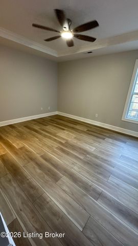 7619 Stovall Pl, Louisville, KY 40228