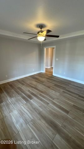 7619 Stovall Pl, Louisville, KY 40228