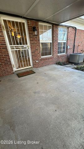 7619 Stovall Pl, Louisville, KY 40228