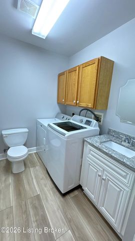 7619 Stovall Pl, Louisville, KY 40228