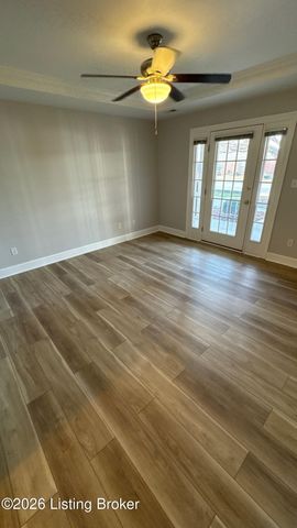 7619 Stovall Pl, Louisville, KY 40228