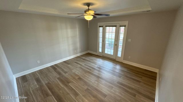 7619 Stovall Pl, Louisville, KY 40228