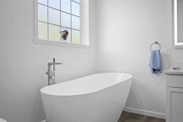 101 Cherokee Dr, Chippewa Twp, PA 15010