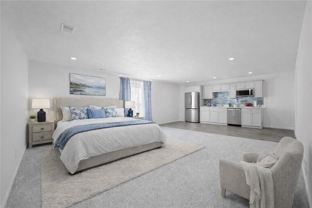 101 Cherokee Dr, Chippewa Twp, PA 15010