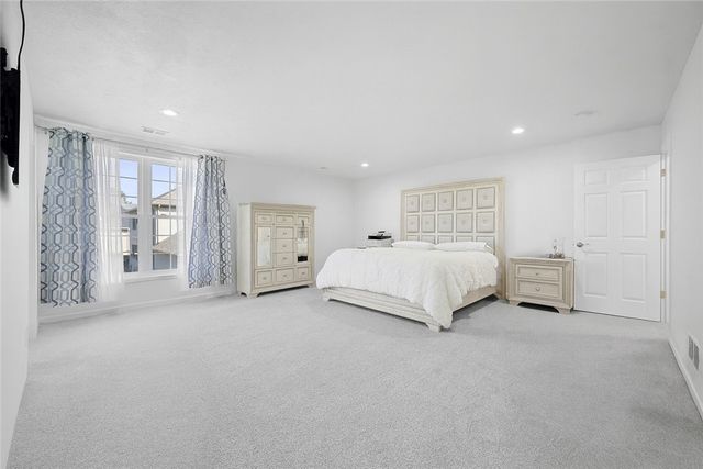 101 Cherokee Dr, Chippewa Twp, PA 15010