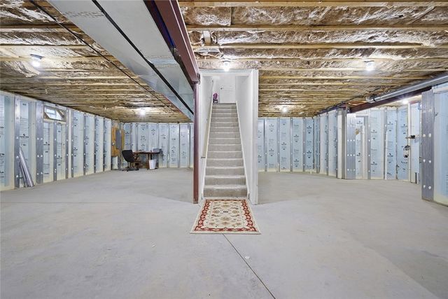 101 Cherokee Dr, Chippewa Twp, PA 15010