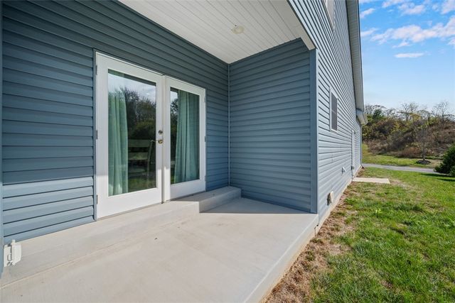 101 Cherokee Dr, Chippewa Twp, PA 15010