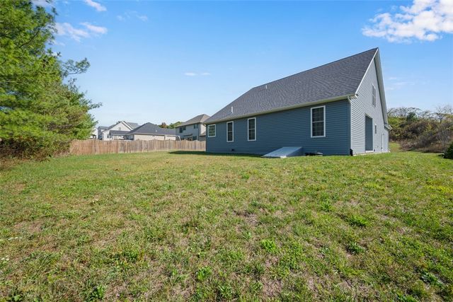 101 Cherokee Dr, Chippewa Twp, PA 15010