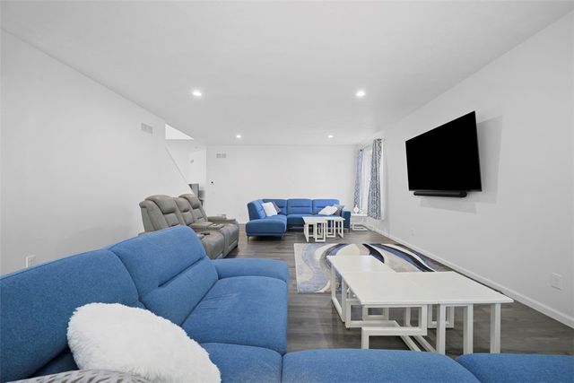 101 Cherokee Dr, Chippewa Twp, PA 15010