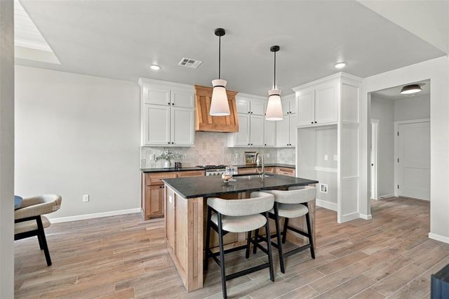 2156 Josslyn Place, Edmond, OK 73034
