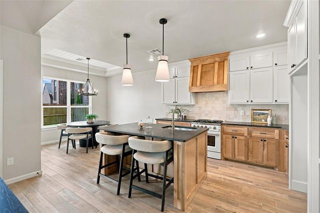 2156 Josslyn Place, Edmond, OK 73034