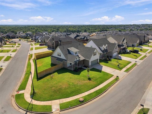 2156 Josslyn Place, Edmond, OK 73034