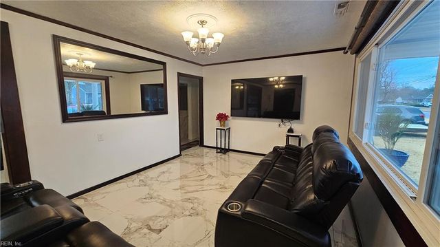 2216 Dean DR, Norfolk, VA 23518