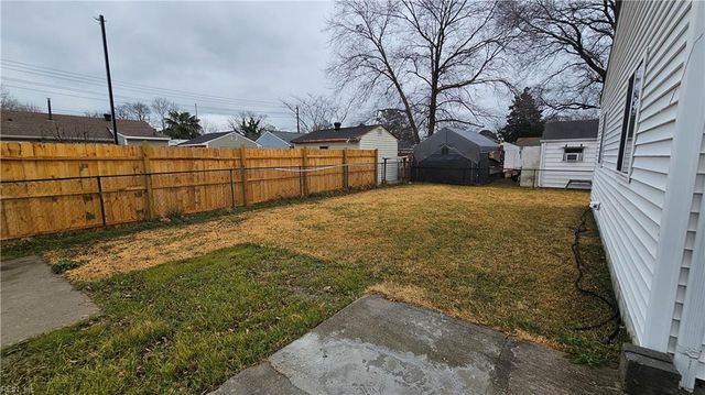 2216 Dean DR, Norfolk, VA 23518