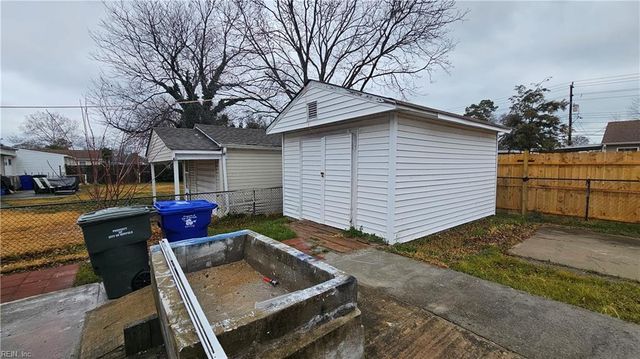 2216 Dean DR, Norfolk, VA 23518