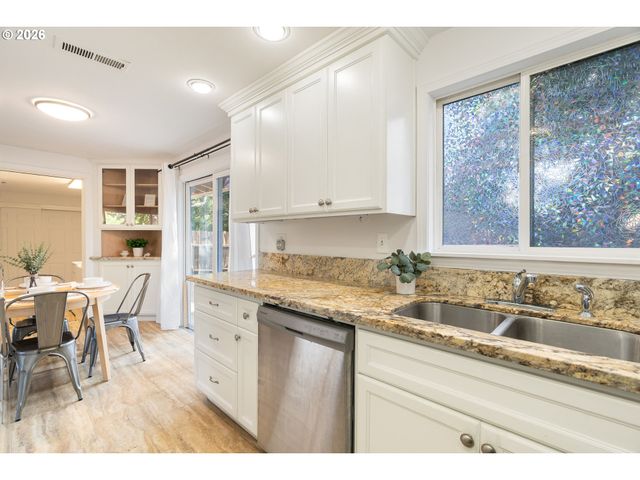 9768 Se 66TH Ave, Milwaukie, OR 97222