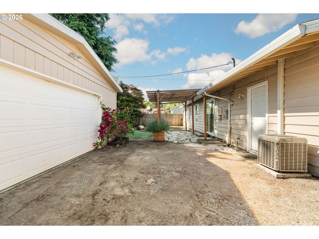 9768 Se 66TH Ave, Milwaukie, OR 97222